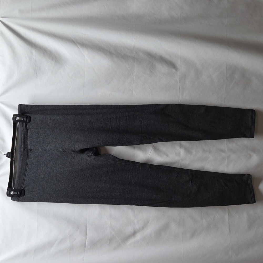 Uniqulo Heat Tech Ultra Warm Leggings M Gray Ski Snow Sports Outdoors Warm